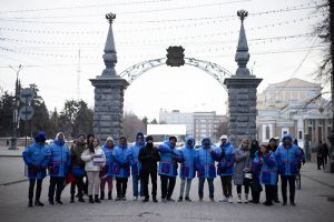Во время экскурсии по Челябинску иностранная молодежь узнала о ключевых этапах становления областного центра Южного Урала
