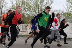 В Еманжелинске в традиционной – 70-й – легкоатлетической эстафете на призы администрации района и газеты «Новая жизнь» приняли участие 669 спортсменов